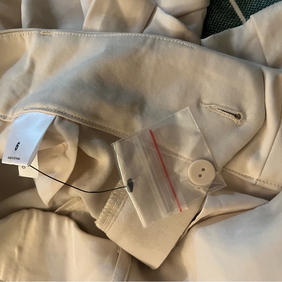 Express Women’s High Rise Shorts NWT.          🌵6 - Picture 3 of 6